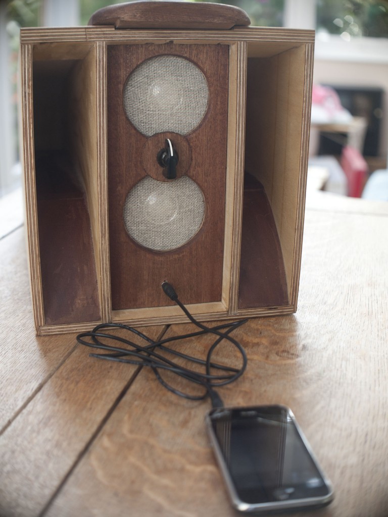 Pop-up Cafe Speaker